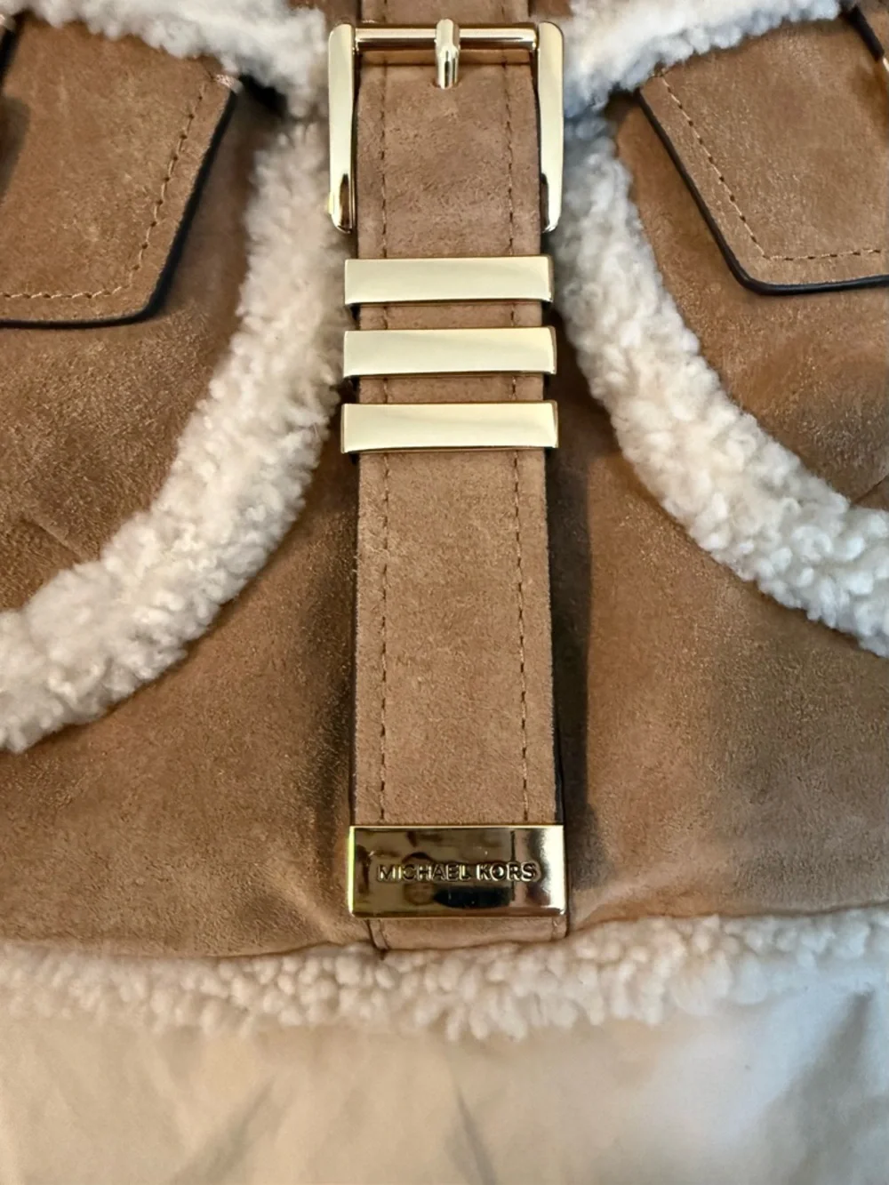 Rare-EUC-Michael kors Suede Shearling Accent Crossbody Bag in Tan - Picture 6 of 8